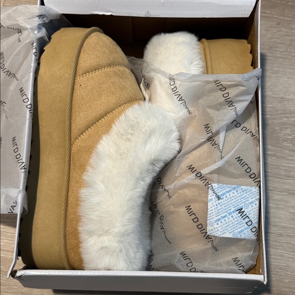 Winter Solstice Fur Trim Booties NEW 🏷️ - Picture 6 of 8